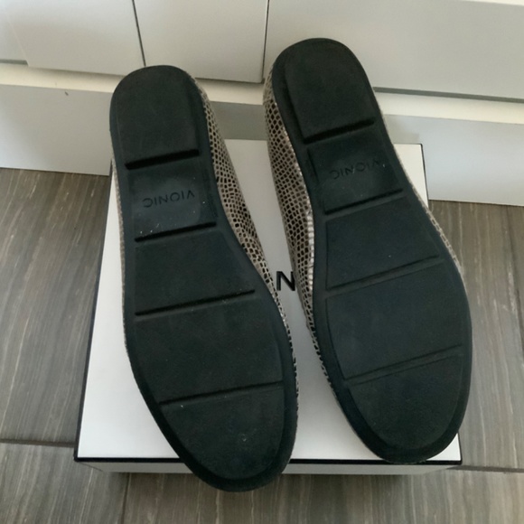 Vionic Gold Metallic Loafers Size 7.5 - Picture 4 of 5